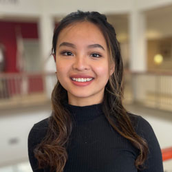 Khue Nguyen Headshot