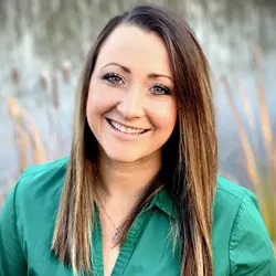 Amanda Starr Headshot